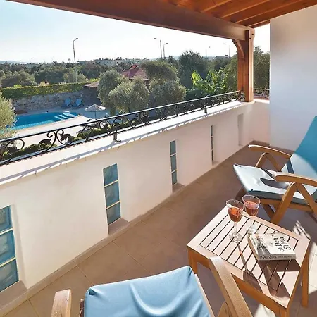 Villa Sleeps 8 Air Con Wifi *