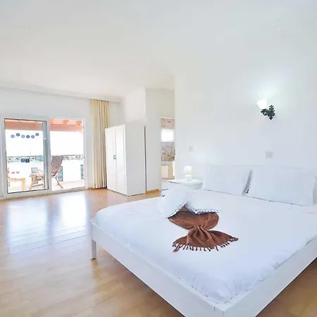 Sleeps 8 Air Con Wifi * Bitez