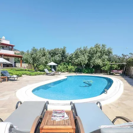 Villa Sleeps 8 Air Con Wifi *