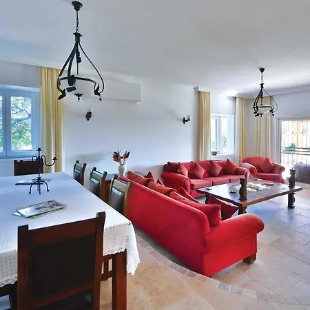 Sleeps 8 Air Con Wifi Villa *